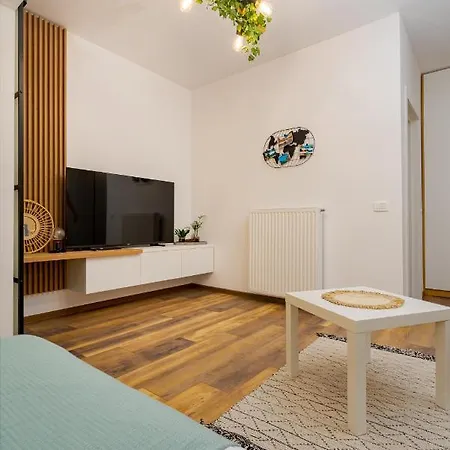 Botanic Nest Panoramic Studio Bucharest Exterior photo